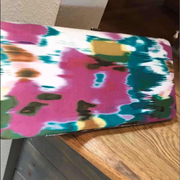 New Colorful Clutch Clutch - Picture 3 of 15